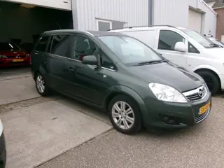 Opel Zafira 1.6 Executive 7 Persoons Nieuwe APK (bj 2010)
