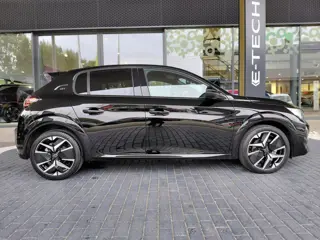 Foto 16 van Peugeot 208 1.2 Hybrid 145 e-DCS6 GT | CLIMATE | CARPLAY | ELEKTRISCHE STOELVERSTELLING