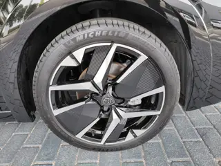 Foto 17 van Peugeot 208 1.2 Hybrid 145 e-DCS6 GT | CLIMATE | CARPLAY | ELEKTRISCHE STOELVERSTELLING