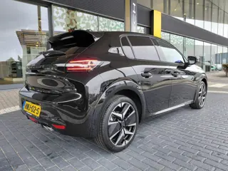 Foto 18 van Peugeot 208 1.2 Hybrid 145 e-DCS6 GT | CLIMATE | CARPLAY | ELEKTRISCHE STOELVERSTELLING
