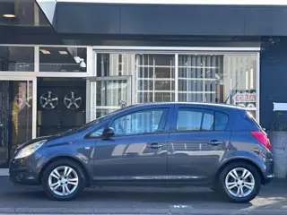 Foto 12 van Opel Corsa 1.2-16V Edition AIRCO / ELEKT RAMEN / 5DRS