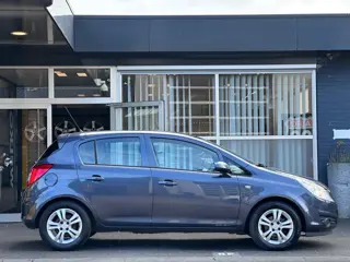 Foto 18 van Opel Corsa 1.2-16V Edition AIRCO / ELEKT RAMEN / 5DRS
