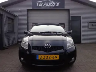 Foto 13 van Toyota Yaris 1.3 VVTi Aspiration 5-DRS AIRCO / APK 16-09-2027 !