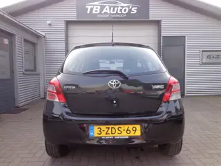 Foto 15 van Toyota Yaris 1.3 VVTi Aspiration 5-DRS AIRCO / APK 16-09-2027 !