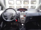 Foto 27 van Toyota Yaris 1.3 VVTi Aspiration 5-DRS AIRCO / APK 16-09-2027 !