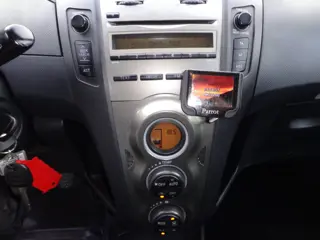 Foto 18 van Toyota Yaris 1.3 VVTi Aspiration 5-DRS AIRCO / APK 16-09-2027 !