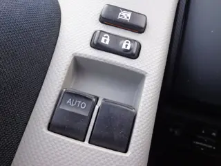 Foto 19 van Toyota Yaris 1.3 VVTi Aspiration 5-DRS AIRCO / APK 16-09-2027 !