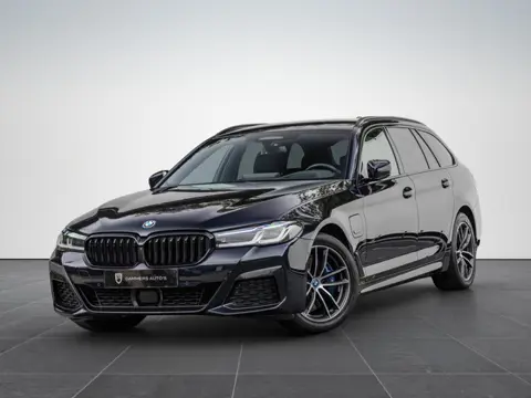 BMW 5 Serie Touring 530e xDrive High Exe. 292pk M-pakket Comfortstoelen HuD Trekhaak