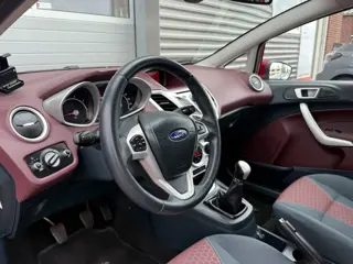 Foto 15 van Ford Fiesta 1.25 Titanium! Clima! Cruise Control! PDC!