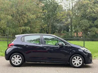 Foto 20 van Peugeot 208 1.6 BlueHDi Active /Navi/Airco/
