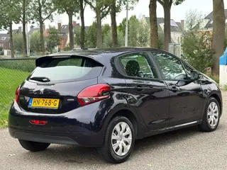 Foto 19 van Peugeot 208 1.6 BlueHDi Active /Navi/Airco/