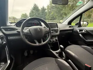 Foto 14 van Peugeot 208 1.6 BlueHDi Active /Navi/Airco/