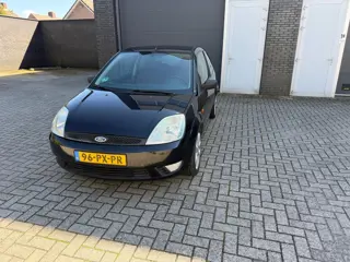 Foto 11 van Ford Fiesta 1.6-16V Futura