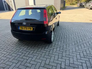 Foto 15 van Ford Fiesta 1.6-16V Futura