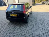 Foto 25 van Ford Fiesta 1.6-16V Futura