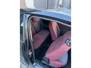Foto 19 van Ford Fiesta 1.6-16V Futura