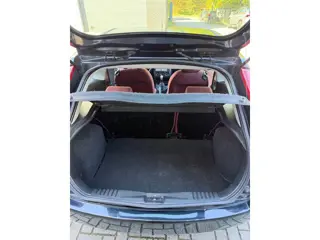 Foto 20 van Ford Fiesta 1.6-16V Futura