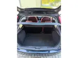 Foto 30 van Ford Fiesta 1.6-16V Futura