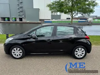 Foto 11 van Peugeot 208 - 1.2 PureTech Blue Lion|Airco|5drs|navi