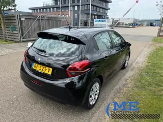 Foto 14 van Peugeot 208 - 1.2 PureTech Blue Lion|Airco|5drs|navi