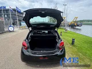 Foto 15 van Peugeot 208 - 1.2 PureTech Blue Lion|Airco|5drs|navi
