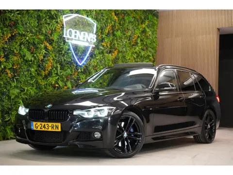 BMW 3-serie Touring 318i M Sport / Pano / Harman Kardon / Camera / HUD