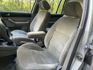 Foto 16 van Volkswagen Golf Variant 2.0 Nieuwe APK Inruil is mogelijk