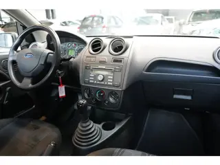 Foto 12 van Ford Fiesta 1.3-8V Cool & Sound | NAP | AIRCO | APK