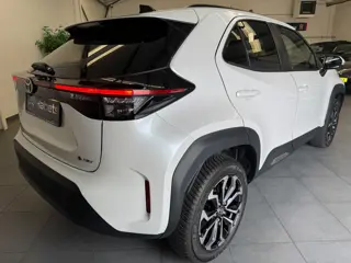 Foto 16 van Toyota Yaris Cross 1.5 Hybrid 130 Dynamic / Winterpack / Metallic Wit