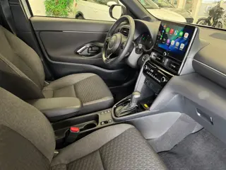 Foto 14 van Toyota Yaris Cross 1.5 Hybrid 130 Dynamic / Winterpack / Metallic Wit