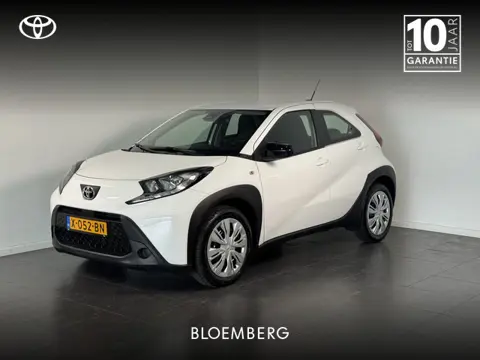 Toyota Aygo X 1.0 VVT-i MT Play | All Seasons | CarPlay | Achteruitrijcamera |