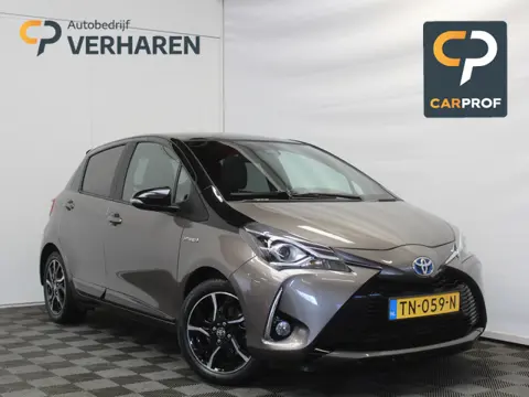 Toyota Yaris 1.5 Hybrid Bi-Tone Plus CLIMATE | LMV16 | AFNBTREKHAAK | CRUISE | LED | NAVI | CAMERA |