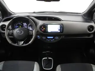 Foto 17 van Toyota Yaris 1.5 Hybrid Bi-Tone Plus CLIMATE | LMV16 | AFNBTREKHAAK | CRUISE | LED | NAVI | CAMERA |