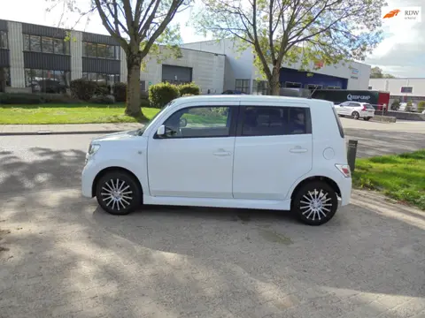 Daihatsu Materia 1.3 Rythm Nieuwe APK
