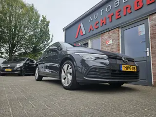 Foto 19 van Volkswagen Golf 1.0 TSI Life Business Lesauto! Trekhaak! Nette Staat! Carplay! Navigatie! LED!