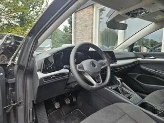 Foto 20 van Volkswagen Golf 1.0 TSI Life Business Lesauto! Trekhaak! Nette Staat! Carplay! Navigatie! LED!