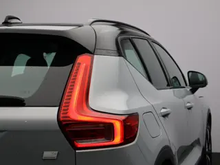 Foto 16 van Volvo XC40 T4 Recharge R-Design / Trekhaak / Adaptive Cruise / Stoel+Stuurverwarming / Keyless / Car