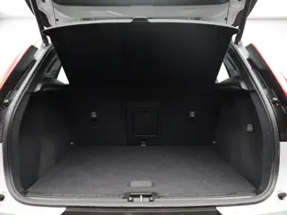 Foto 17 van Volvo XC40 T4 Recharge R-Design / Trekhaak / Adaptive Cruise / Stoel+Stuurverwarming / Keyless / Car