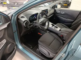Foto 19 van Hyundai Kona EV Comfort 64 kWh Navigatie / Airco automatisch |SOH 98.7% | 3 fase | Parkeersensoren