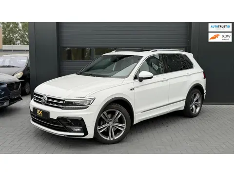 Volkswagen Tiguan 1.5 TSI ACT 3x R-Line Pano|Keyless|Camera|Sfeer