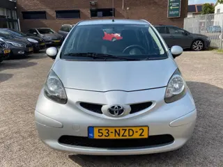 Foto 20 van Toyota Aygo 1.0-12V + 5-deurs - 119.473 Kilometer - Elektrisch pakket - Apk t/m 29-07-2027
