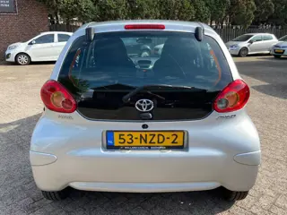 Foto 18 van Toyota Aygo 1.0-12V + 5-deurs - 119.473 Kilometer - Elektrisch pakket - Apk t/m 29-07-2027