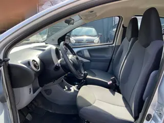 Foto 15 van Toyota Aygo 1.0-12V + 5-deurs - 119.473 Kilometer - Elektrisch pakket - Apk t/m 29-07-2027