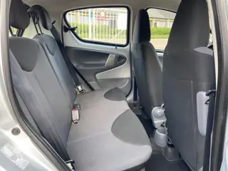 Foto 12 van Toyota Aygo 1.0-12V + 5-deurs - 119.473 Kilometer - Elektrisch pakket - Apk t/m 29-07-2027