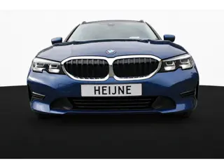 Foto 13 van BMW 3 Serie Touring 320e HYBRID AUT. BUSINESS SPORT LEDER/CAMERA/CARPLAY
