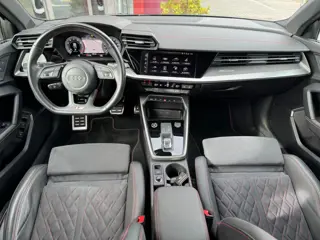 Foto 12 van Audi A3 Sportback 45 TFSI e S edition Competition | ACC | B&O | HUD