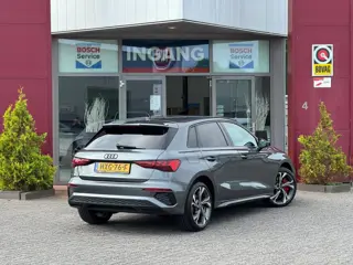 Foto 13 van Audi A3 Sportback 45 TFSI e S edition Competition | ACC | B&O | HUD