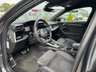 Foto 15 van Audi A3 Sportback 45 TFSI e S edition Competition | ACC | B&O | HUD