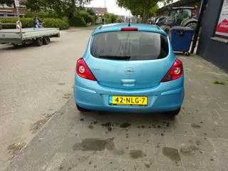 Foto 15 van Opel Corsa 1.2-16V '111' Edition MET APK AIRCO