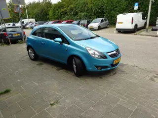 Foto 16 van Opel Corsa 1.2-16V '111' Edition MET APK AIRCO